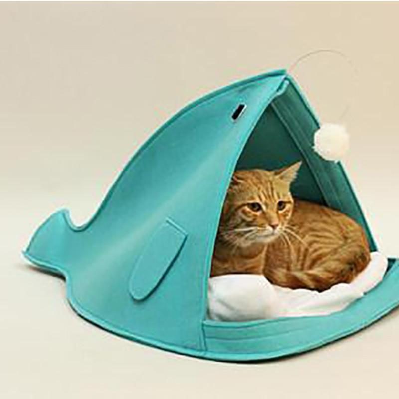 Bouche Ouverte Mignon Lit De Chat Requin