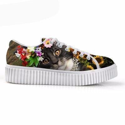 Chat Foncé Décontracté Avec Des Chaussures Plates À Lacets À Plateforme Florale Imprimées