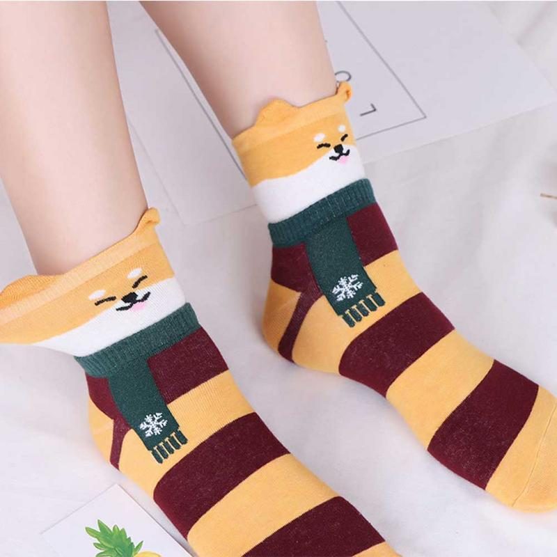 Chiens Avec Des Chaussettes Style Écharpe