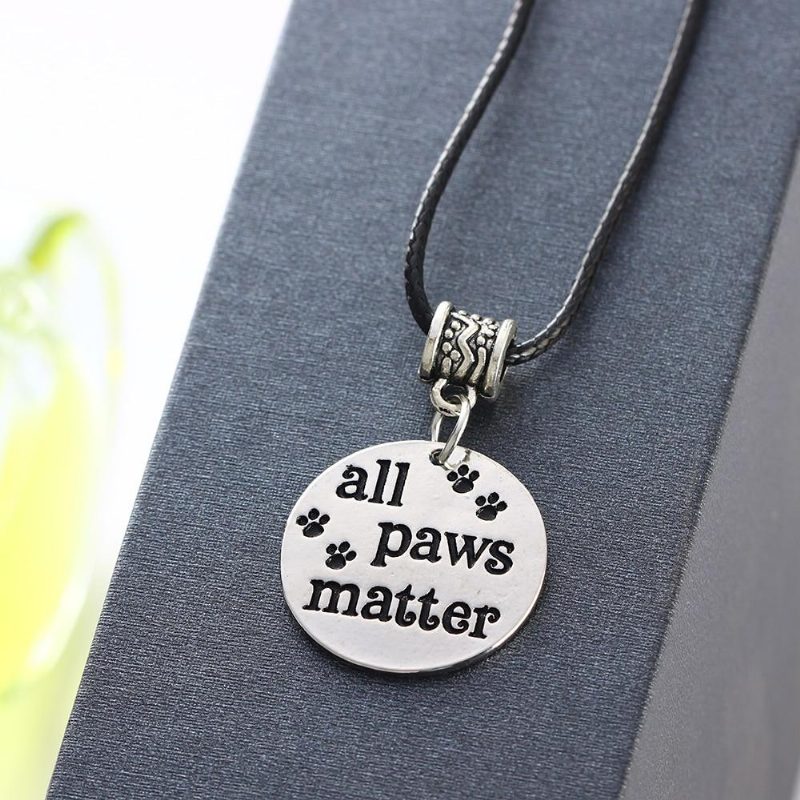 Collier De Toutes Les Pattes