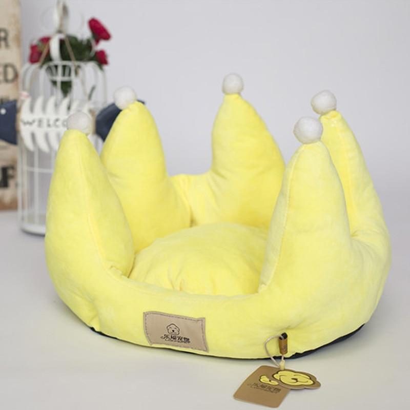 Joli Coussin De Lit Respirant En Forme De Couronne