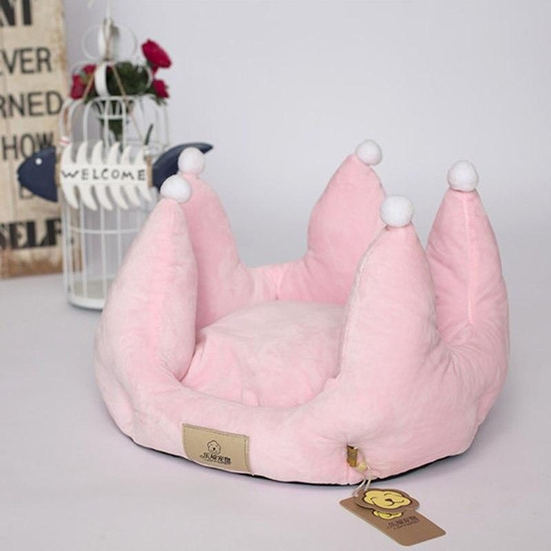 Joli Coussin De Lit Respirant En Forme De Couronne